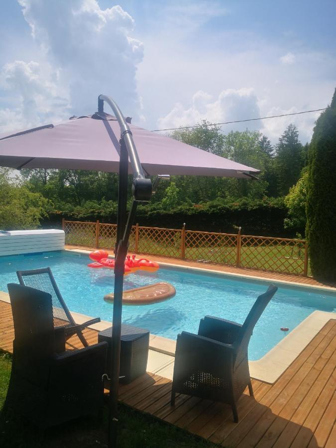 L'Oree Des Bornes-Appartement Avec Piscine Évires Exterior foto